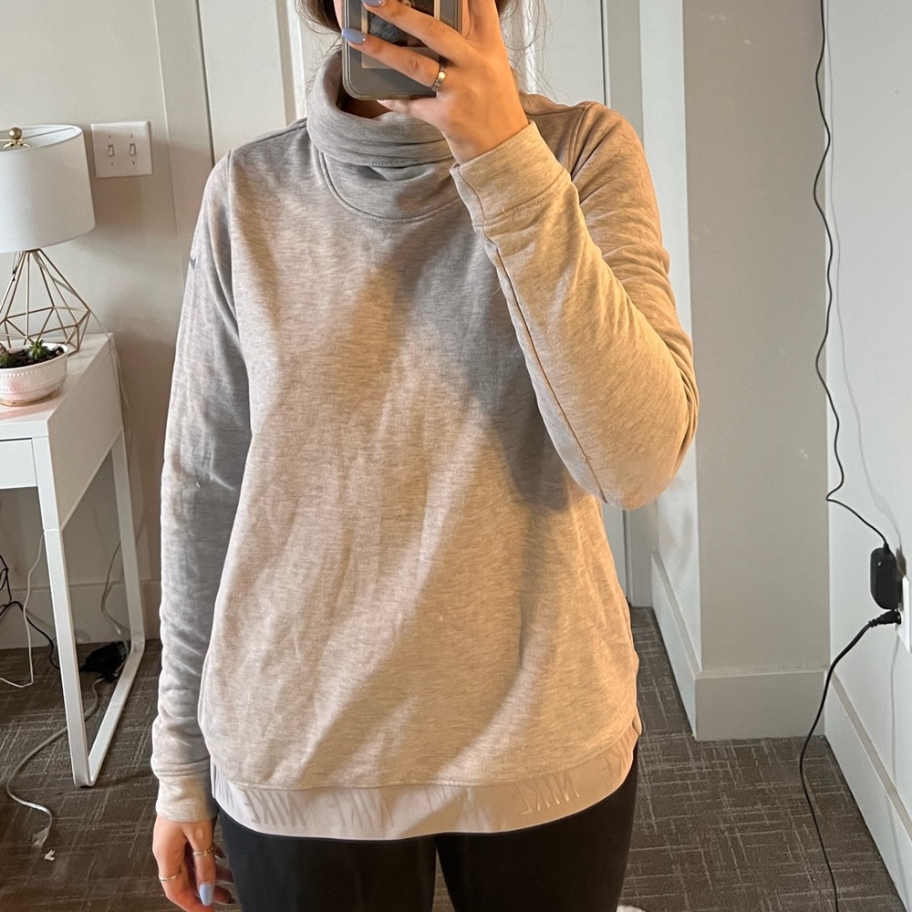 nike turtle crew neck